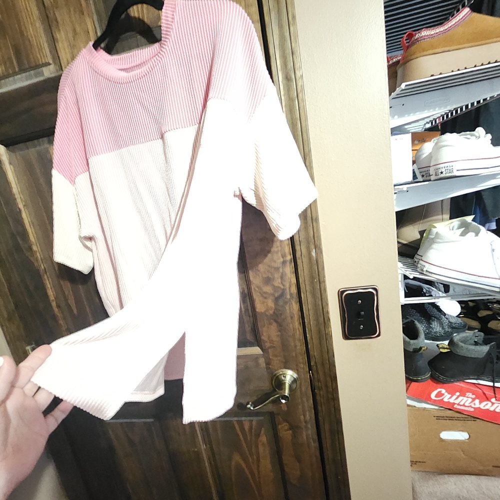 Color block top - Picture 3 of 3